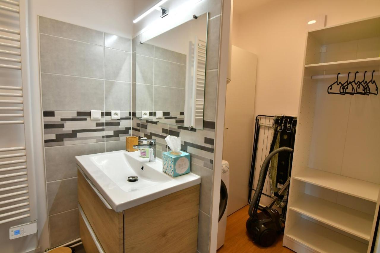 Le 44 - T2 rénové moderne et confortable en centre-ville Montluçon Exterior foto